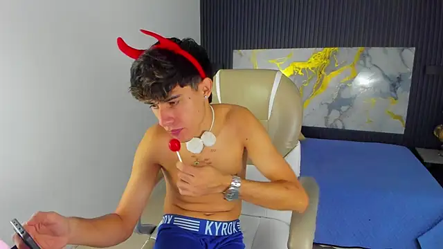 Snapshot of Dyla_n18 chatting on January 2026 08:38:02 PM Dyla n18 online show from January 2026 08:38:02 PM