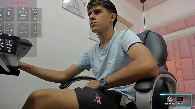 Dyla n18 online show from October 2025 11:50:01 PM