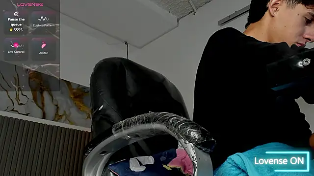 Dyla n18 online show from March 2026 07:48:02 PM