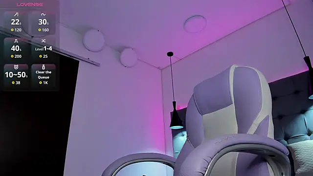 Dyla n18 online show from September 2025 10:32:01 PM