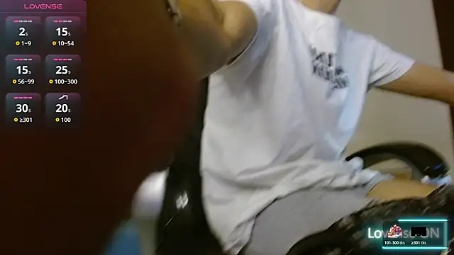 Dyla n18 online show from December 2025 07:37:01 PM