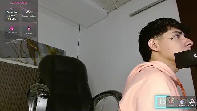 Dyla n18 online show from March 2026 08:33:01 PM