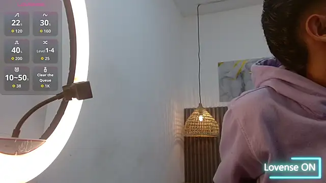 Dyla n18 online show from October 2025 09:49:01 PM