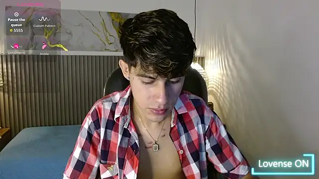 Dyla n18 online show from December 2025 07:37:02 PM