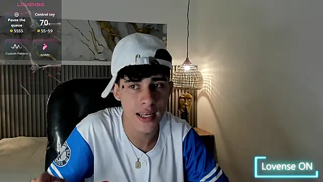 Dyla n18 online show from April 2026 08:04:02 PM