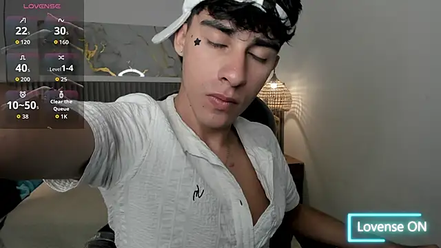 Dyla n18 online show from April 2026 08:43:01 PM