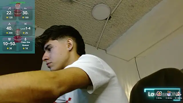 Snapshot of Dyla_n18 chatting on December 2025 08:20:01 PM Dyla n18 online show from December 2025 08:20:01 PM