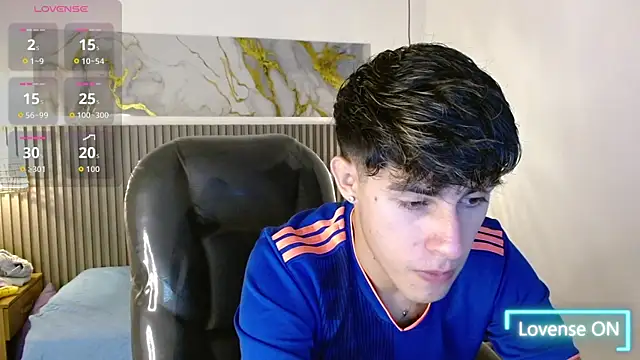 Dyla n18 online show from November 2025 07:35:02 PM