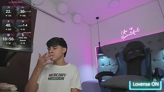 Dyla n18 online show from March 2026 07:05:02 PM