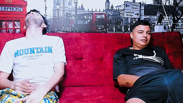 threesome sexy hot online show from February 2025 02:31:02 PM