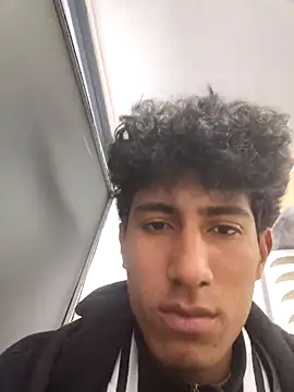 alexander32r online show from December 2025 04:01:01 PM