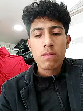 alexander32r online show from November 2025 04:00:01 PM