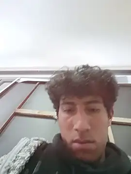 alexander32r online show from May 2026 04:10:01 PM