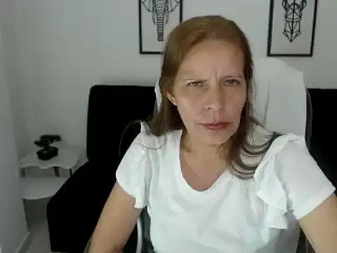 Snapshot of Milf_karlye chatting on March 2025 12:53:01 AM Milf karlye online show from March 2025 12:53:01 AM