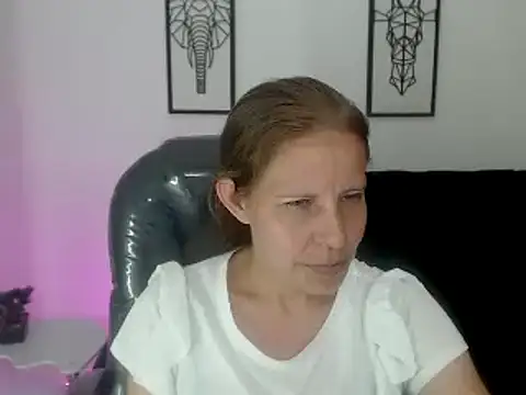 Snapshot of Milf_karlye chatting on February 2025 05:53:02 AM Milf karlye online show from February 2025 05:53:02 AM