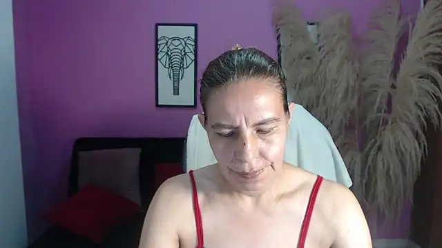 Snapshot of Milf_karlye chatting on October 2025 04:44:01 AM Milf karlye online show from October 2025 04:44:01 AM