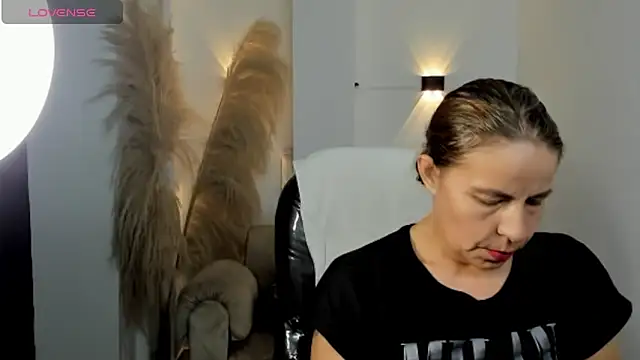 Milf karlye online show from April 2026 02:06:01 AM