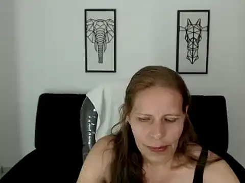 Snapshot of Milf_karlye chatting on February 2025 06:40:01 AM Milf karlye online show from February 2025 06:40:01 AM