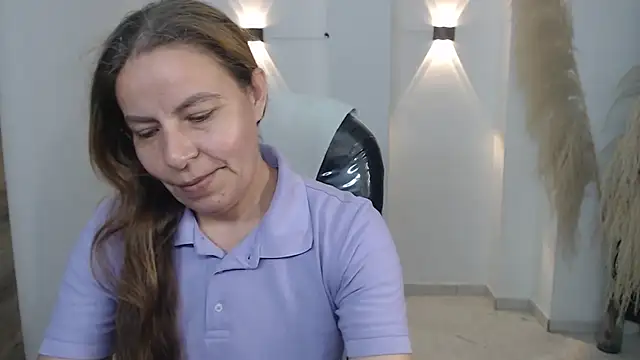 Snapshot of Milf_karlye chatting on December 2025 01:32:02 AM Milf karlye online show from December 2025 01:32:02 AM