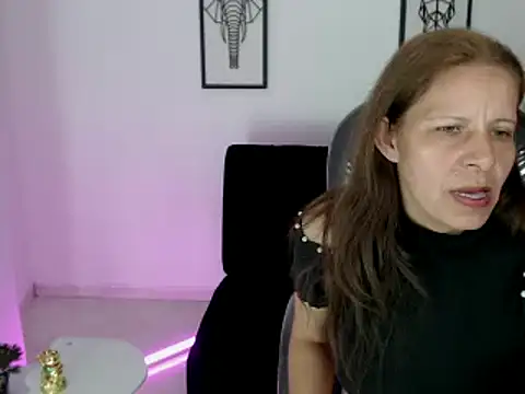 Snapshot of Milf_karlye chatting on February 2025 07:16:02 AM Milf karlye online show from February 2025 07:16:02 AM