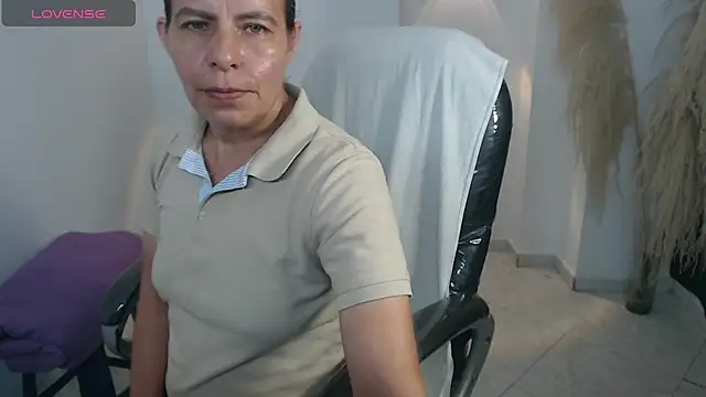 Snapshot of Milf_karlye chatting on December 2025 03:07:01 AM Milf karlye online show from December 2025 03:07:01 AM