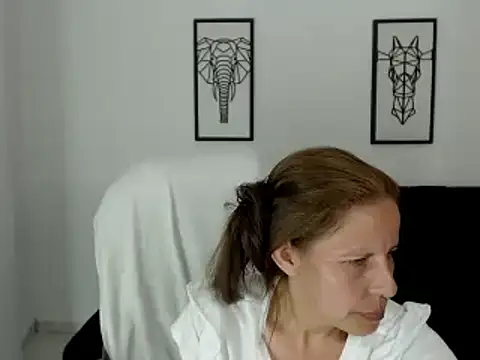 Snapshot of Milf_karlye chatting on February 2025 08:43:02 AM Milf karlye online show from February 2025 08:43:02 AM