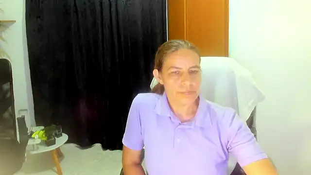 Snapshot of Milf_karlye chatting on November 2025 02:54:02 AM Milf karlye online show from November 2025 02:54:02 AM