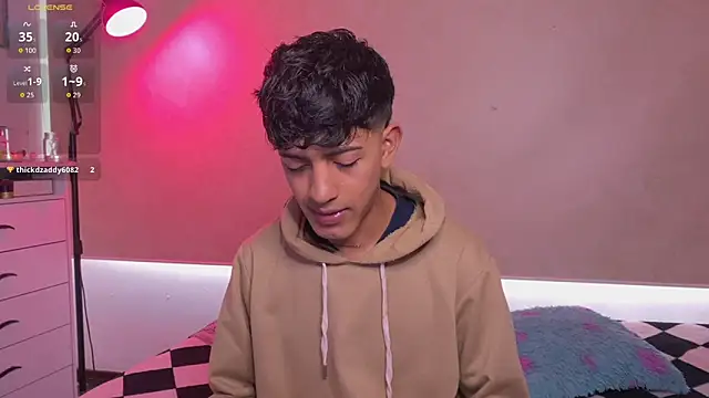 teobowny  online show from November 2025 01:22:02 PM