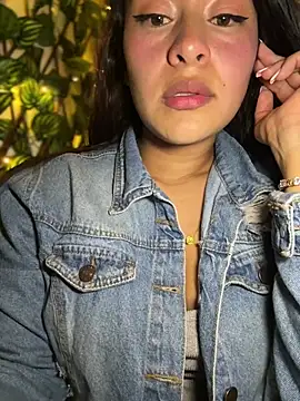 Liulee online show from March 2026 02:04:02 AM