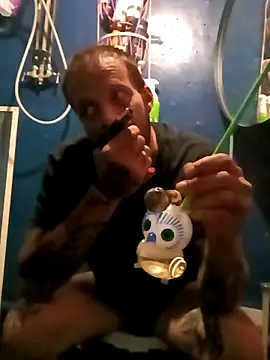 Whipit323 online show from April 2026 12:39:01 AM