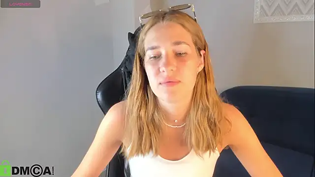 Snapshot of Jennifer_Wadee chatting on June 2026 10:22:01 PM Jennifer Wadee online show from June 2026 10:22:01 PM