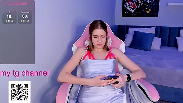 Jennifer Wadee online show from February 2025 04:06:01 AM