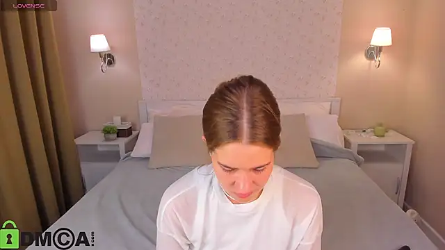 Jennifer Wadee online show from April 2026 11:23:02 PM