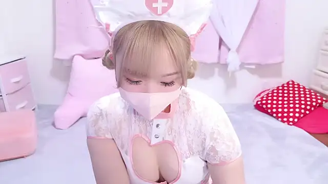 Snapshot of MAIKA_pyon chatting on March 2025 05:13:02 PM MAIKA pyon online show from March 2025 05:13:02 PM
