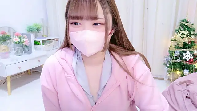 Snapshot of MAIKA_pyon chatting on December 2025 05:18:01 PM MAIKA pyon online show from December 2025 05:18:01 PM