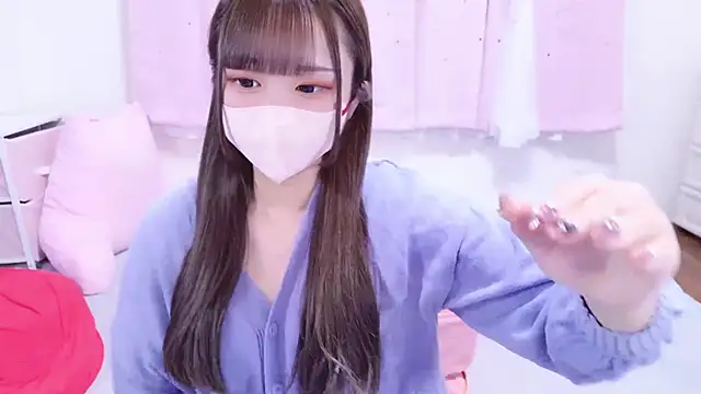 Snapshot of MAIKA_pyon chatting on November 2025 10:07:01 AM MAIKA pyon online show from November 2025 10:07:01 AM