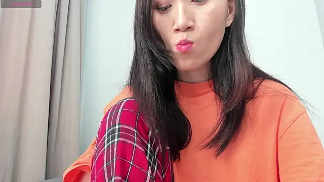 aenie online show from February 2025 04:37:01 AM