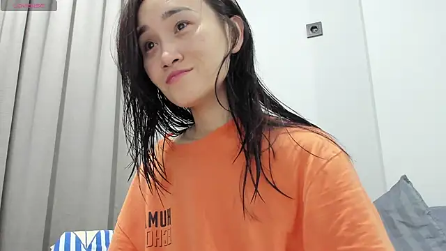 aenie online show from February 2025 01:22:01 PM