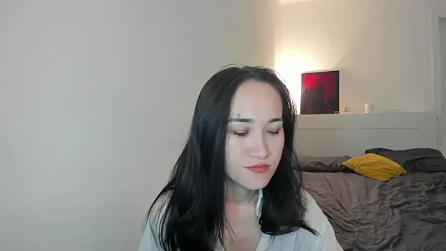 aenie online show from October 2025 12:17:01 PM