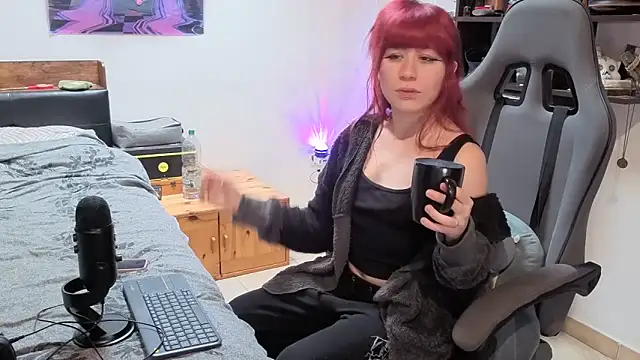 complicata mente online show from October 2025 01:21:02 PM