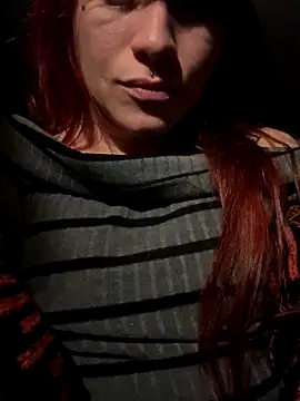 complicata mente online show from November 2025 05:57:01 PM