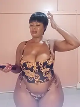 Luciouslips00 online show from May 2026 01:52:02 PM