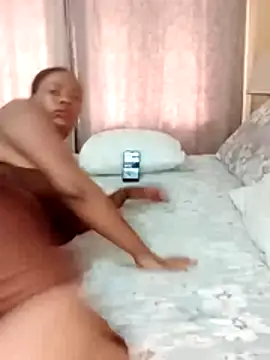 Luciouslips00 online show from November 2025 07:18:01 AM