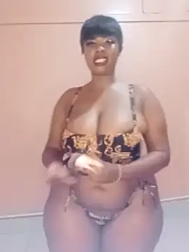 Luciouslips00 online show from May 2026 01:06:01 PM