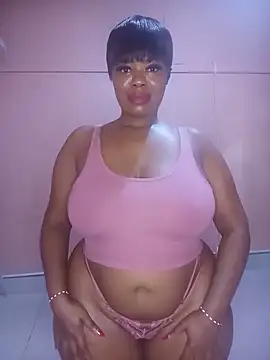 Snapshot of Luciouslips00 chatting on June 2026 11:22:02 AM Luciouslips00 online show from June 2026 11:22:02 AM