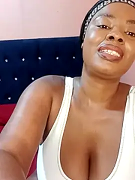 Luciouslips00 online show from February 2026 06:25:01 PM