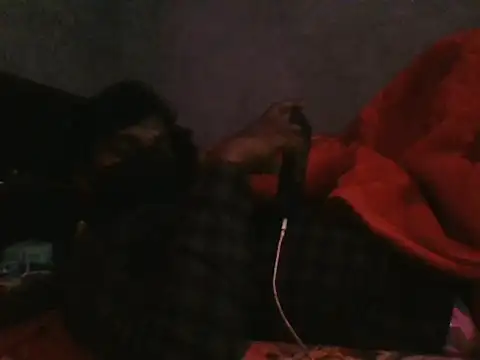 Snapshot of Desi_SexyCoupleF chatting on February 2025 03:37:02 PM Desi SexyCoupleF online show from February 2025 03:37:02 PM