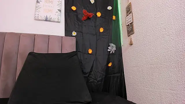 DeisyHarper online show from April 2026 04:00:01 PM