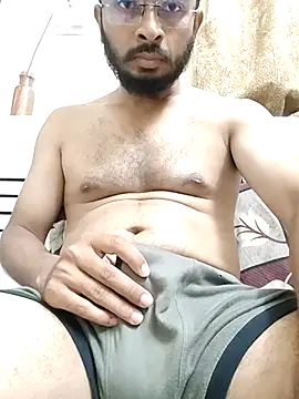 Punekarmanoj97 online show from April 2026 05:03:01 PM
