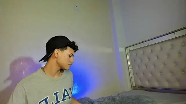 Snapshot of matt_wesley chatting on December 2024 06:45:01 PM matt wesley online show from December 2024 06:45:01 PM